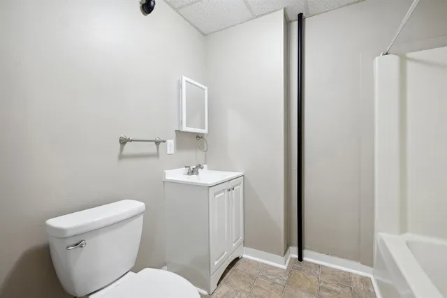 $1,650 | 1 Pleasant Street, Unit 212, Claremont, NH 03743