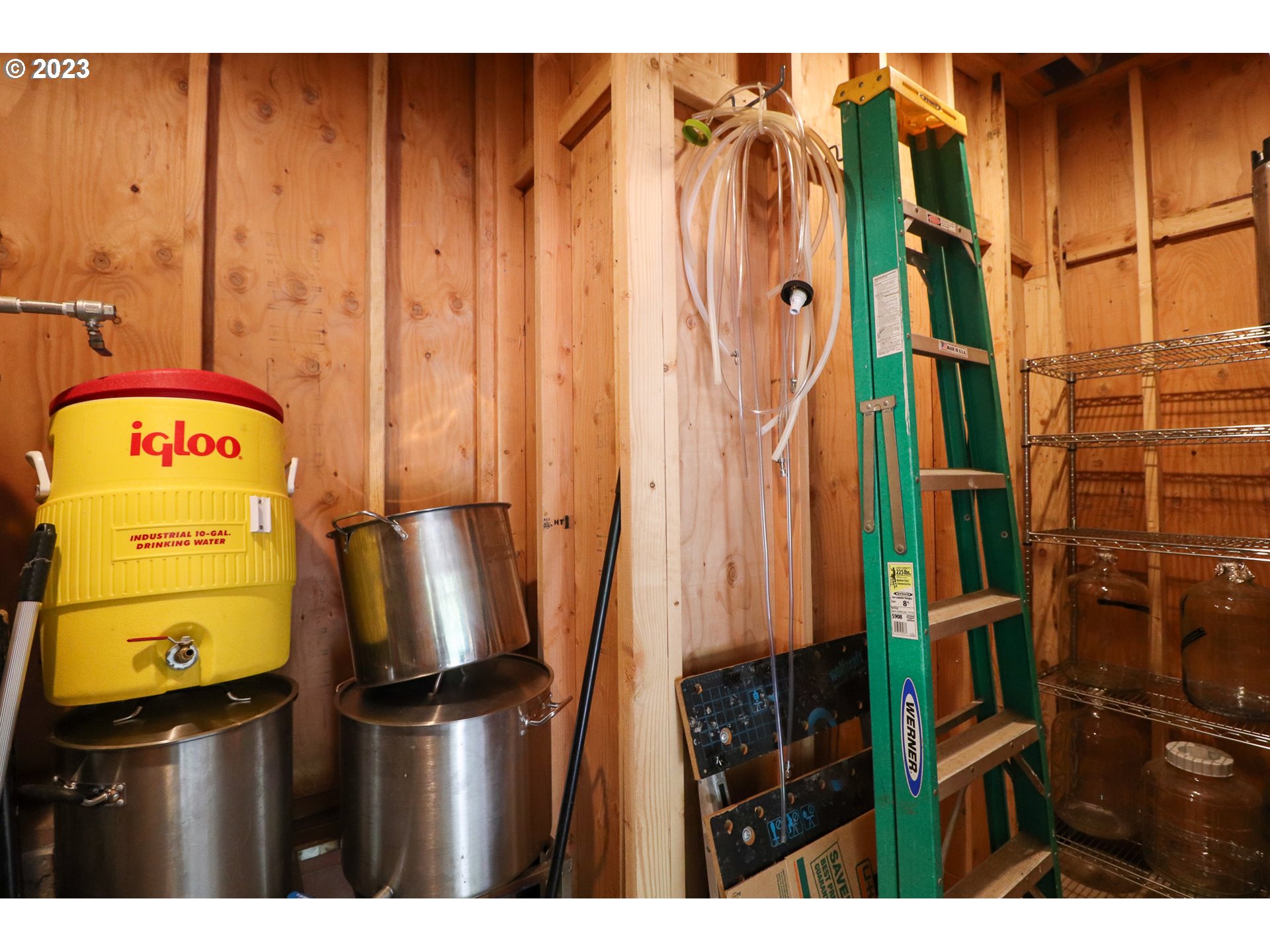 1878 Fircrest Drive Eugene, OR 97403 - Photo 38 of 38 a view of walk in closet