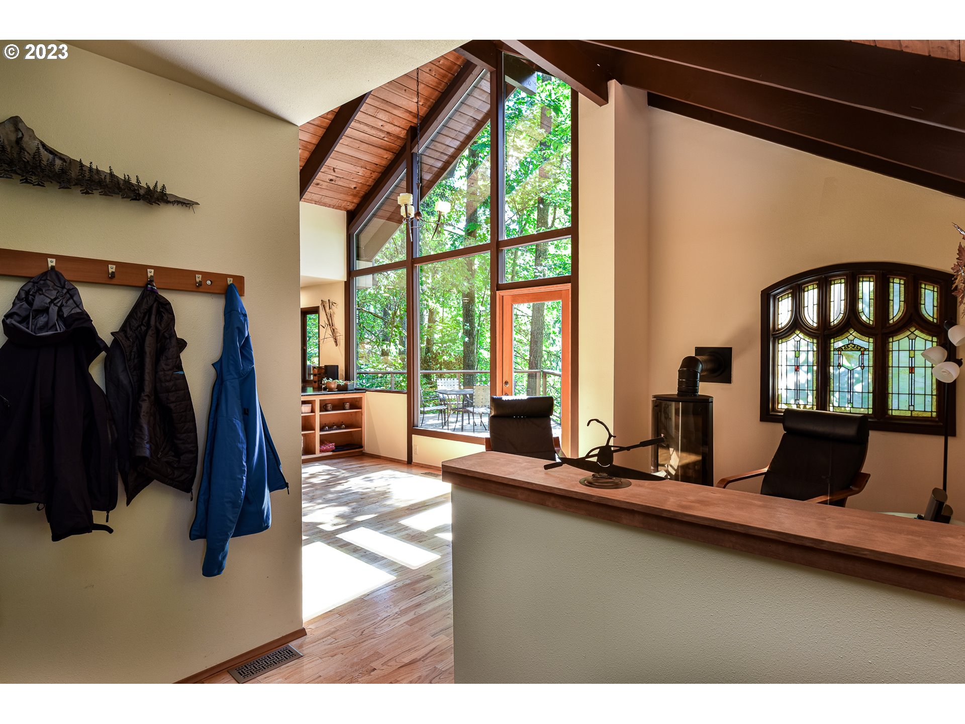 1878 Fircrest Drive Eugene, OR 97403 - Photo 4 of 38 a living room with a large window