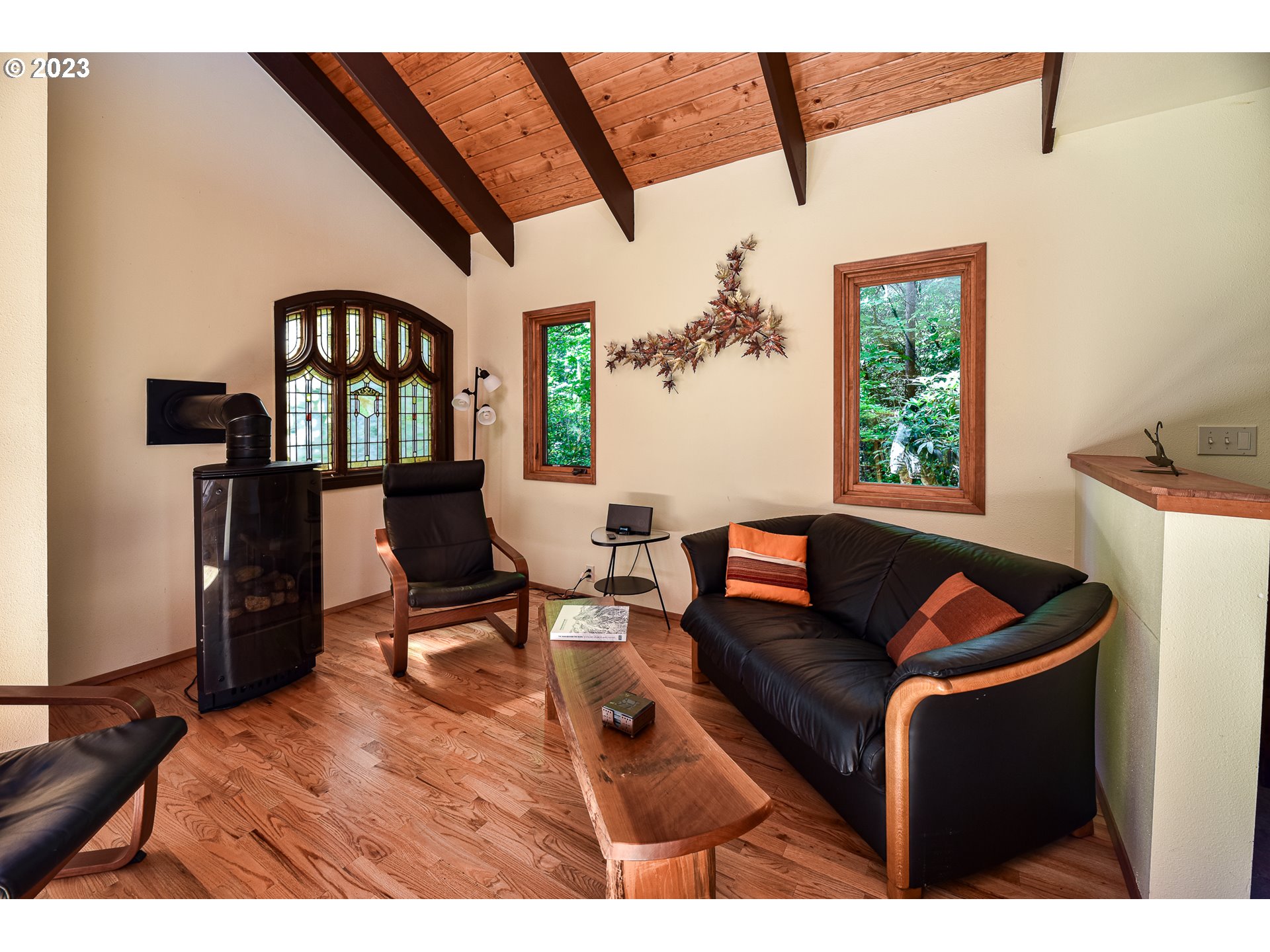 1878 Fircrest Drive Eugene, OR 97403 - Photo 5 of 38 a living room with furniture rug and a window