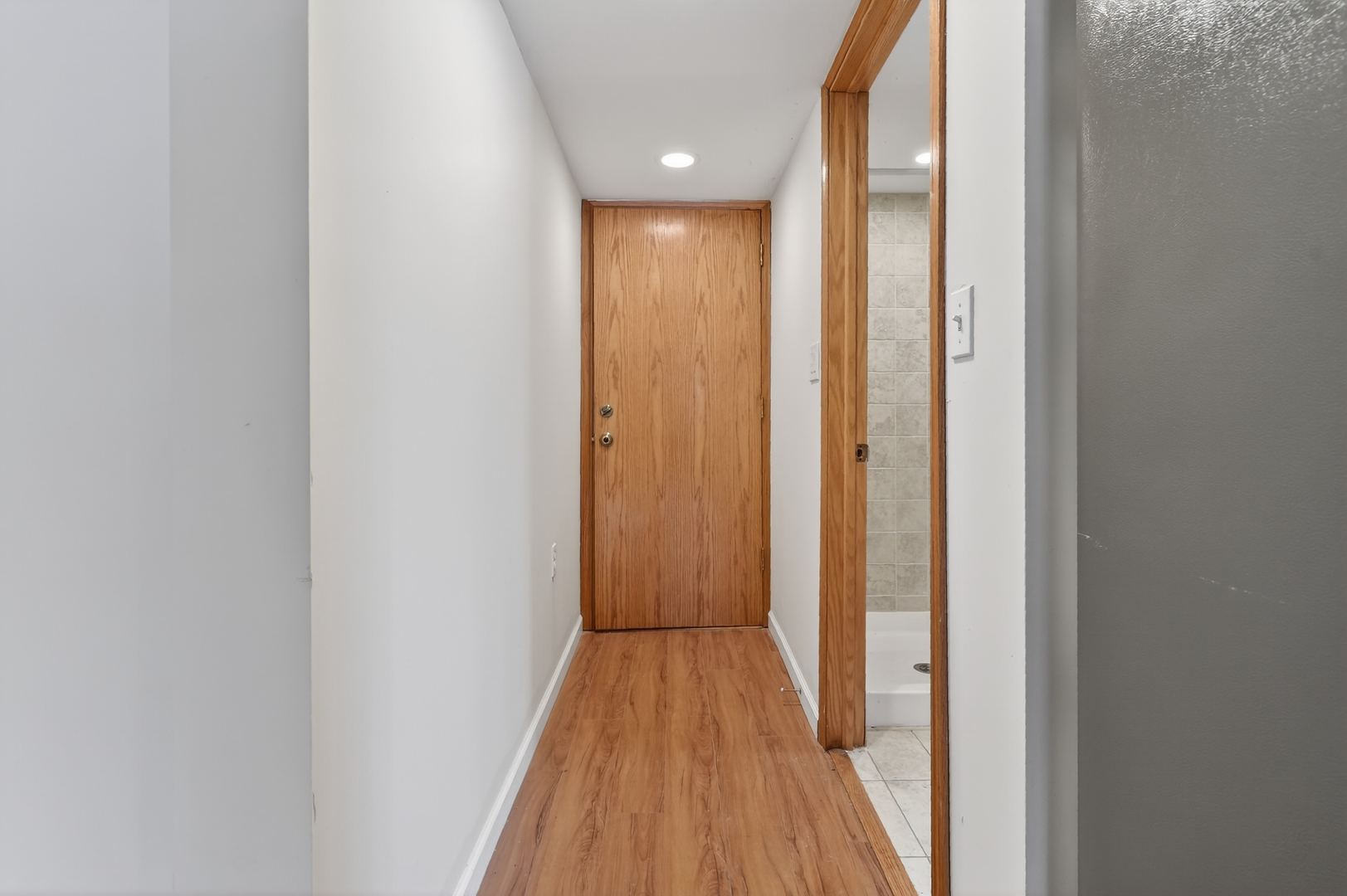 5101 North Kenton Avenue, Unit G Chicago, IL 60630 - Photo 22 of 25 a view of gallery with wooden floor