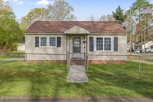 $104,900 | 302 South Johnson Street, Mount Olive, NC 28365