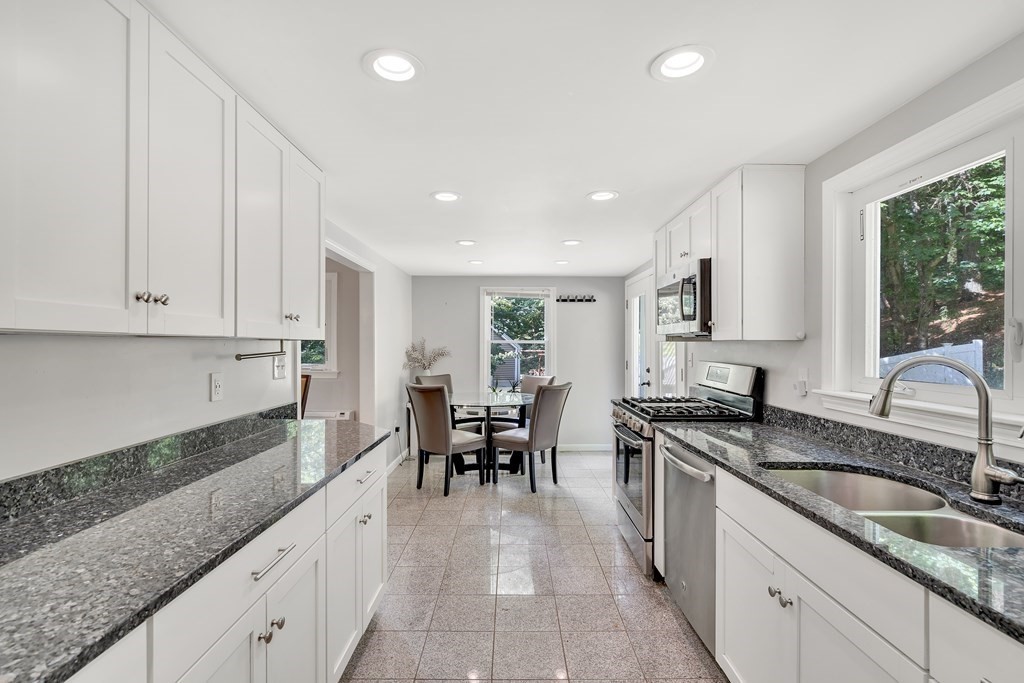 148 Concord Road Wayland, MA 01778 - Photo 6 of 25