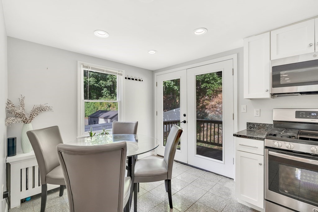 148 Concord Road Wayland, MA 01778 - Photo 7 of 25