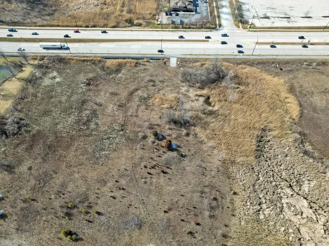 $325,000 | 16515 South La Grange Road, Orland Park, IL 60467