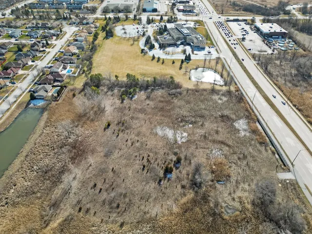 $325,000 | 16515 South La Grange Road, Orland Park, IL 60467