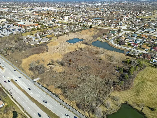 $325,000 | 16515 South La Grange Road, Orland Park, IL 60467