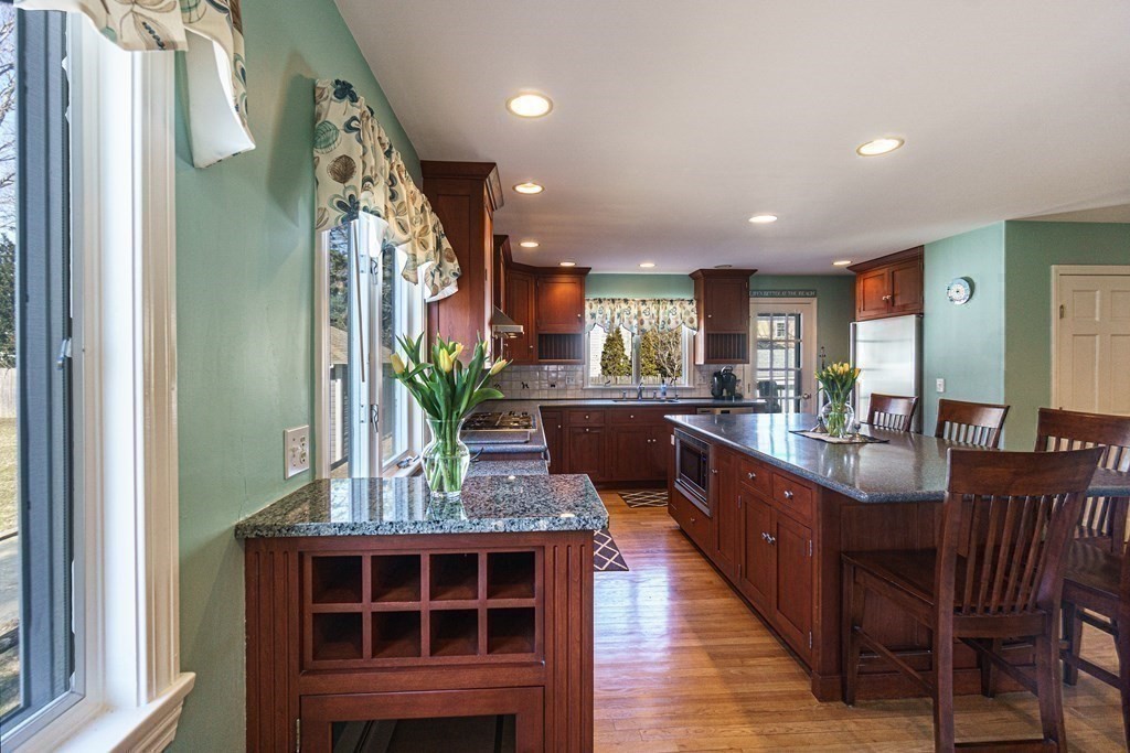 35 Cedar Street Marblehead, MA 01945 - Photo 12 of 39 Gallery Image 12