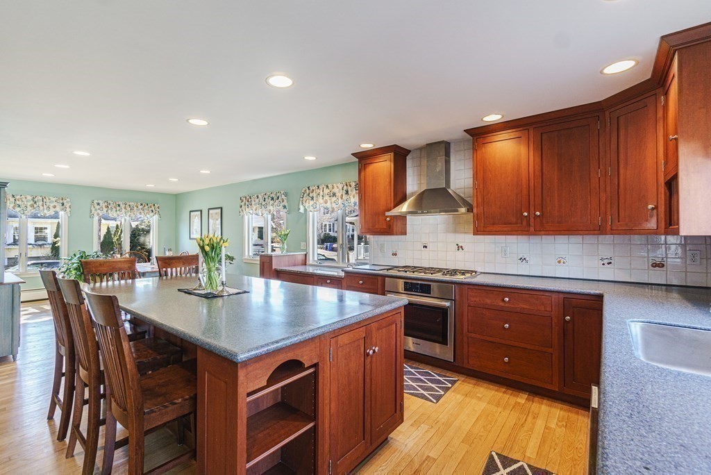 35 Cedar Street Marblehead, MA 01945 - Photo 13 of 39 Gallery Image 13