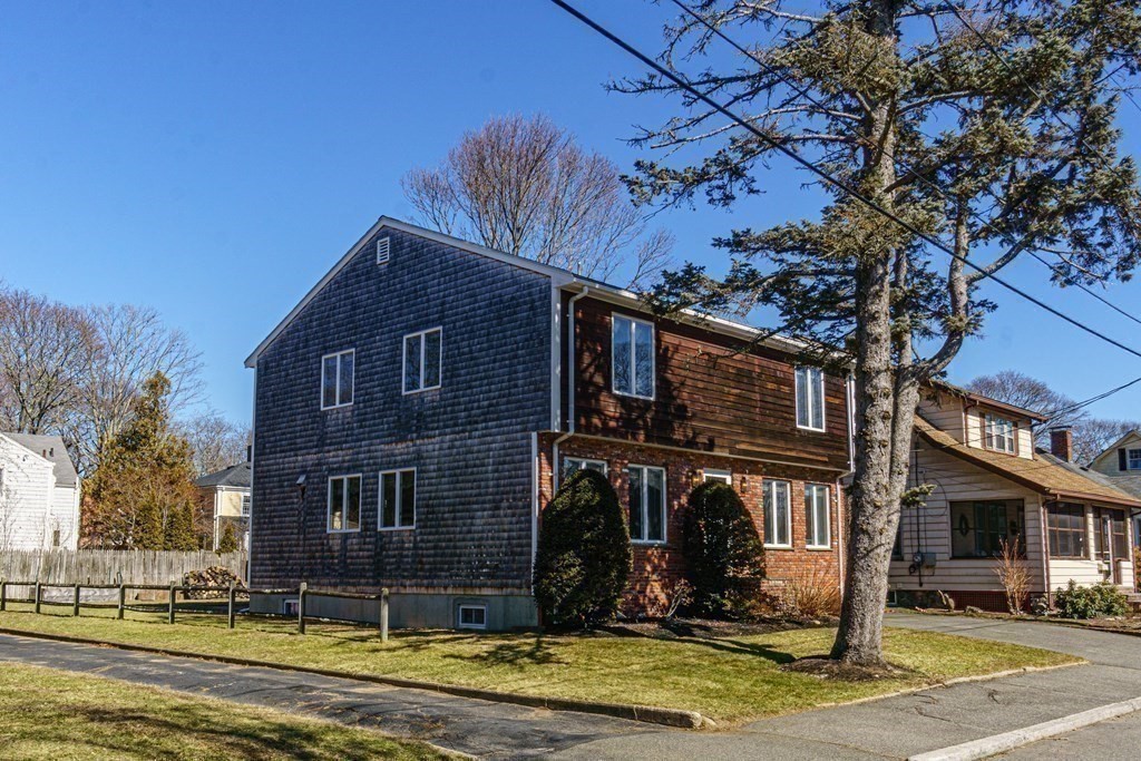 35 Cedar Street Marblehead, MA 01945 - Photo 2 of 39 Gallery Image 2