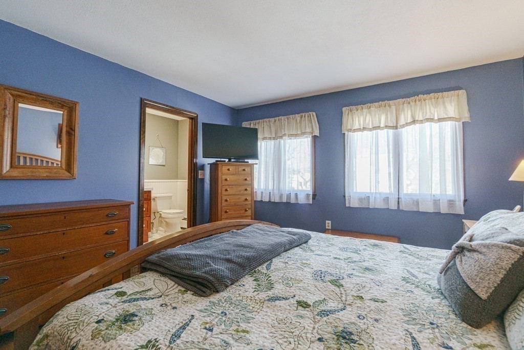 35 Cedar Street Marblehead, MA 01945 - Photo 26 of 39 Gallery Image 26