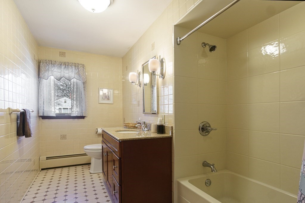 35 Cedar Street Marblehead, MA 01945 - Photo 33 of 39 Gallery Image 33