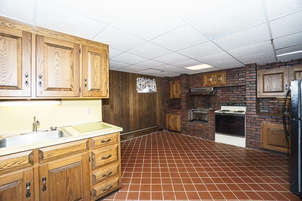 35 Cedar Street Marblehead, MA 01945 - Photo 36 of 39 Gallery Image 36