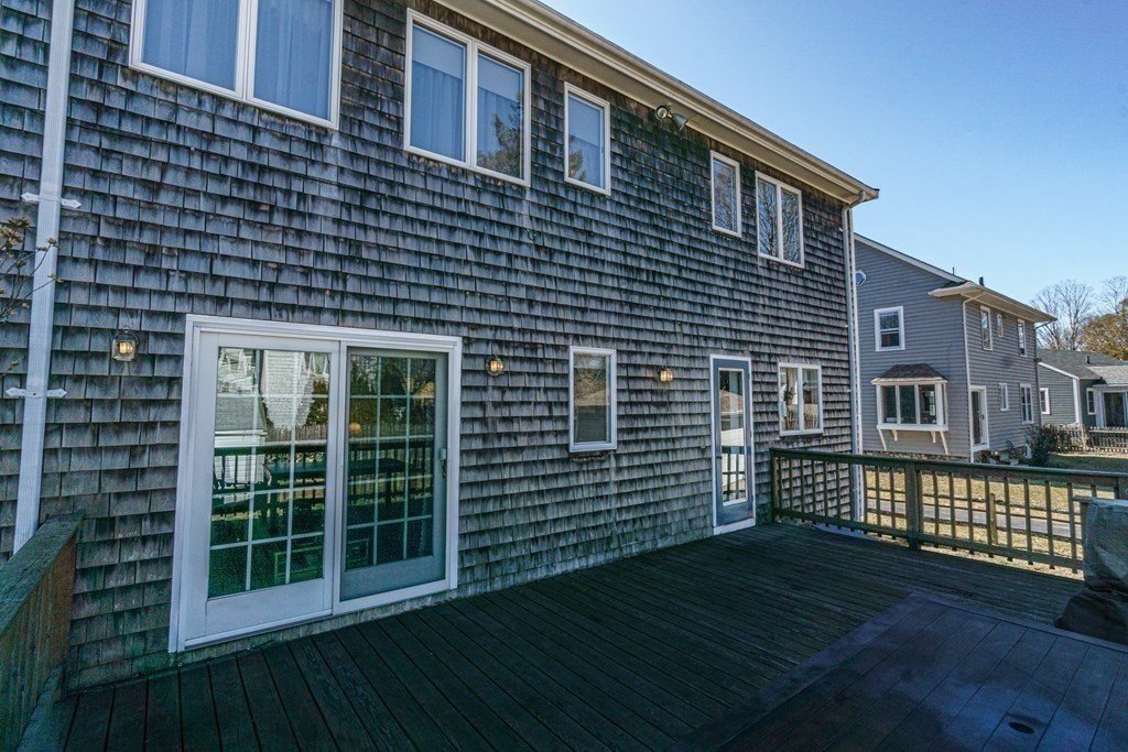 35 Cedar Street Marblehead, MA 01945 - Photo 4 of 39 Gallery Image 4