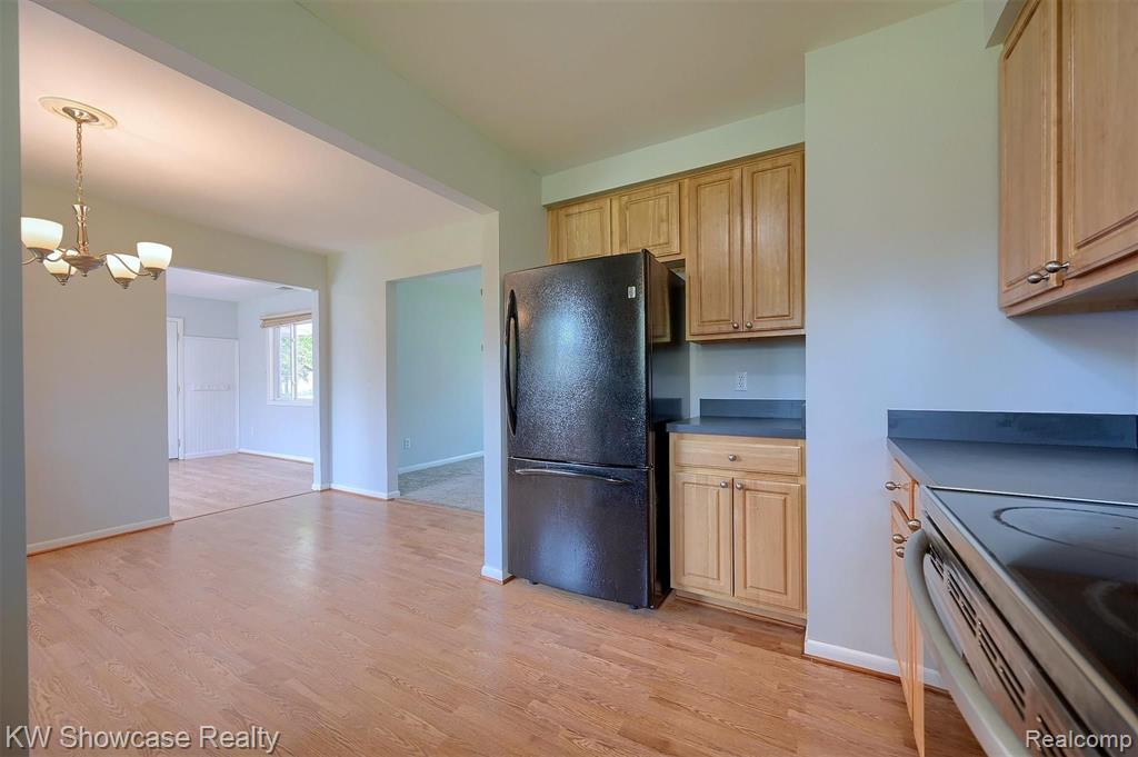 37711 Carson Street Farmington, MI 48331 - Photo 11 of 25