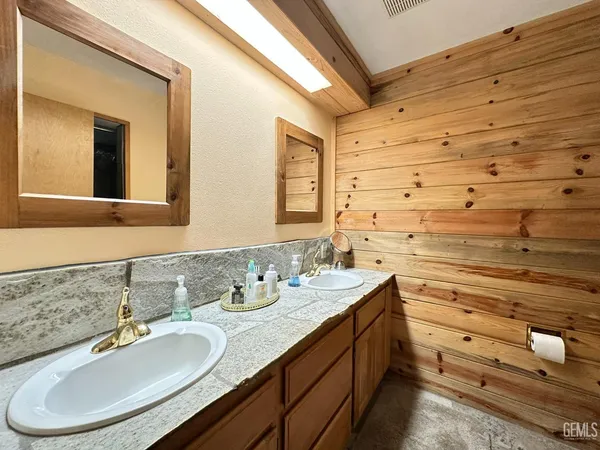$525,000 | Undisclosed Address, Springville, CA 93265