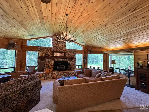$525,000 | Undisclosed Address, Springville, CA 93265
