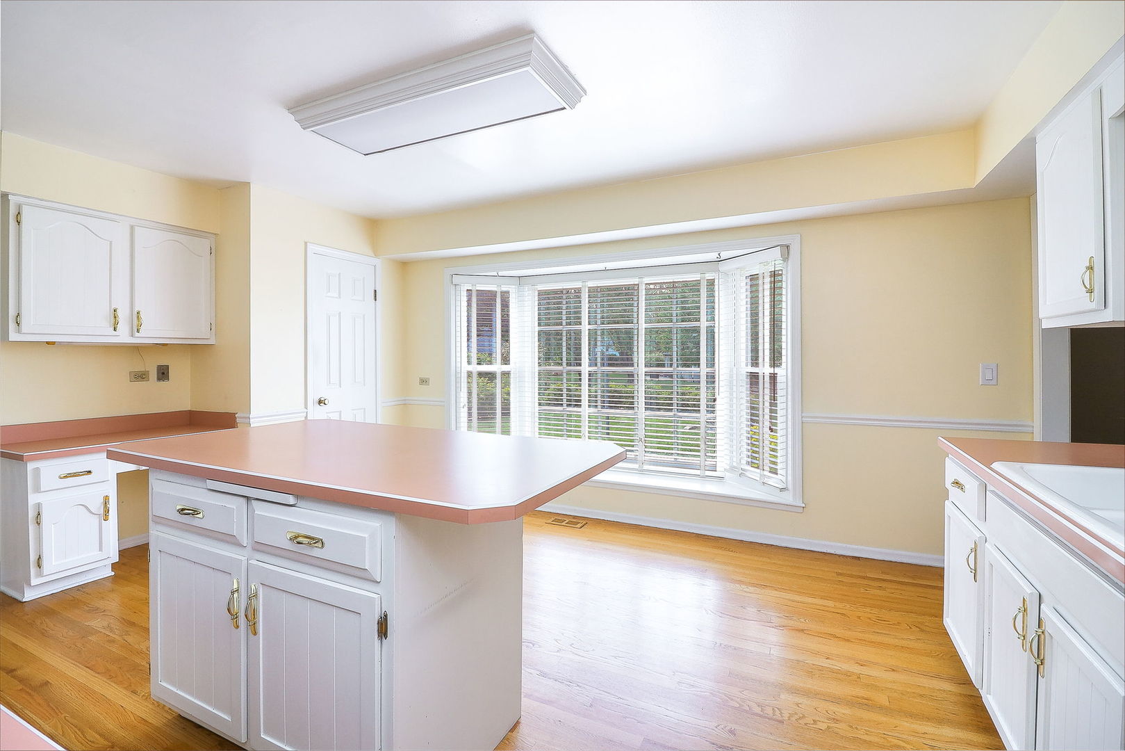 423 Warwick Drive Naperville, IL 60565 - Photo 12 of 31