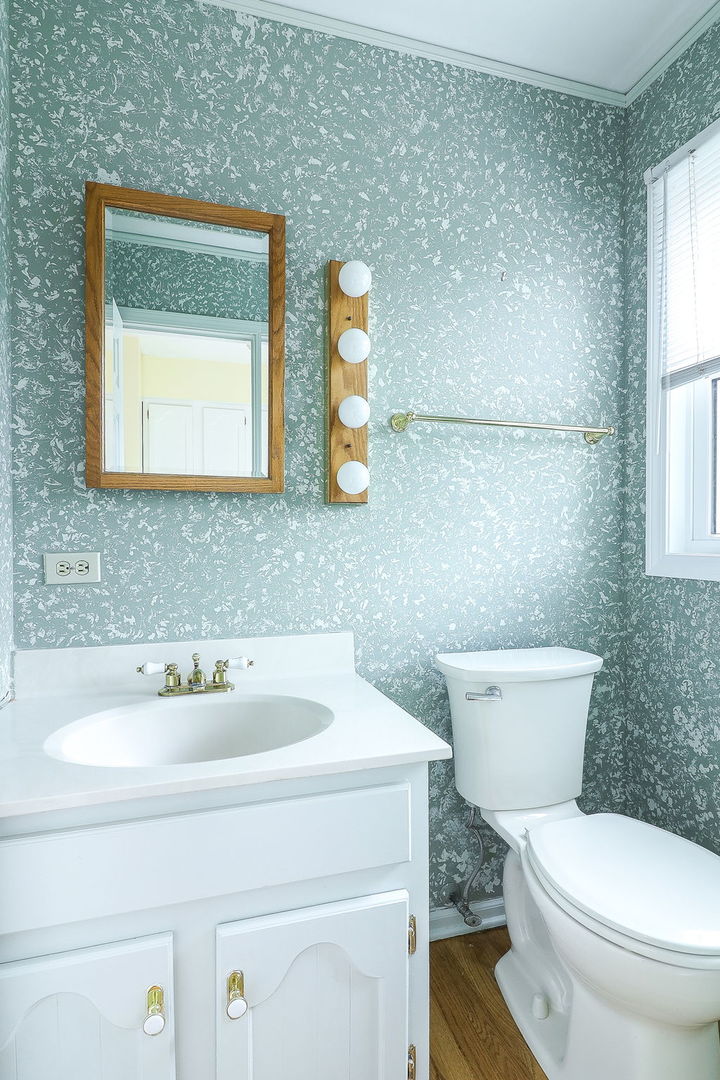 423 Warwick Drive Naperville, IL 60565 - Photo 18 of 31