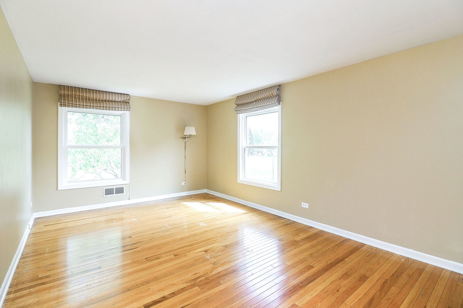 423 Warwick Drive Naperville, IL 60565 - Photo 28 of 31