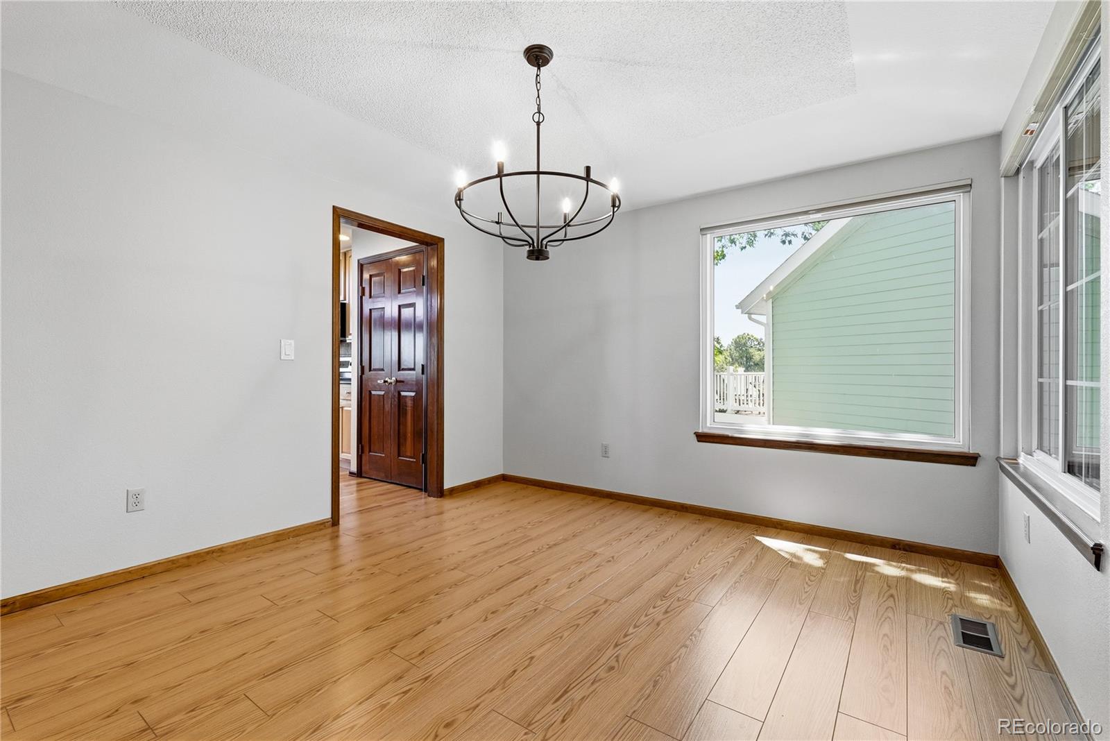 31 Sutherland Court Highlands Ranch, CO 80130 - Photo 8 of 50 Gallery Image 8
