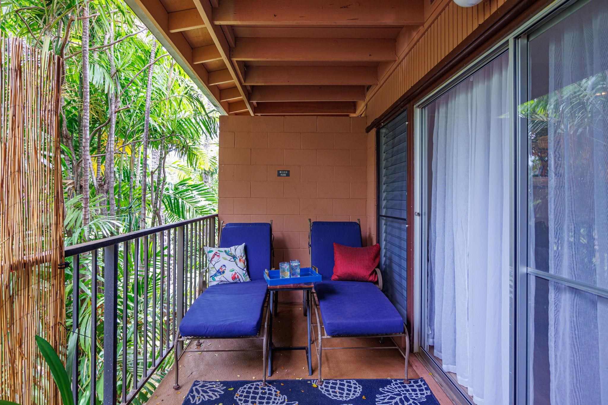 3559 Lower Honoapiilani Road, Unit 720 Lahaina, HI 96761 - Photo 18 of 31 a view of outdoor seating space