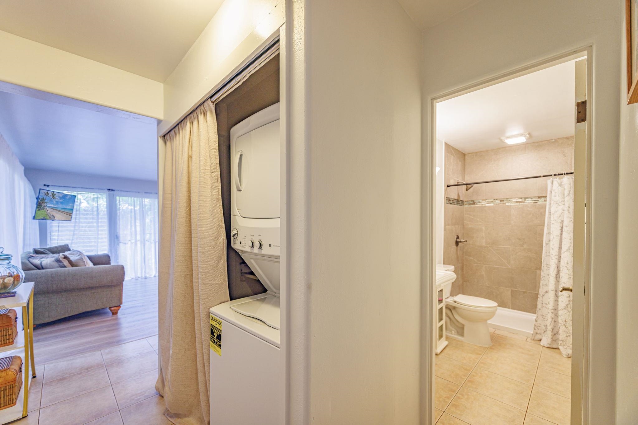 3559 Lower Honoapiilani Road, Unit 720 Lahaina, HI 96761 - Photo 27 of 31 a en suite bathroom with a shower sink and a mirror