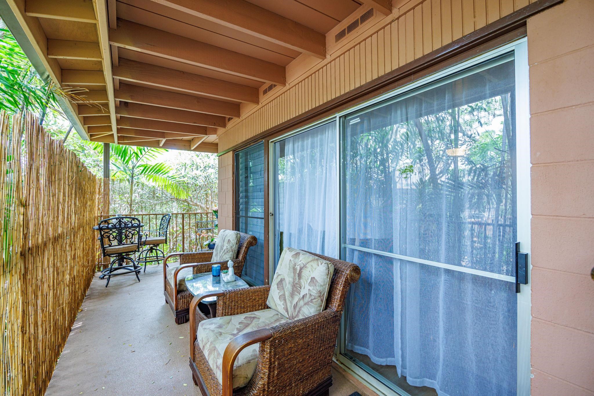 3559 Lower Honoapiilani Road, Unit 720 Lahaina, HI 96761 - Photo 5 of 31 a balcony with furniture and a potted plant