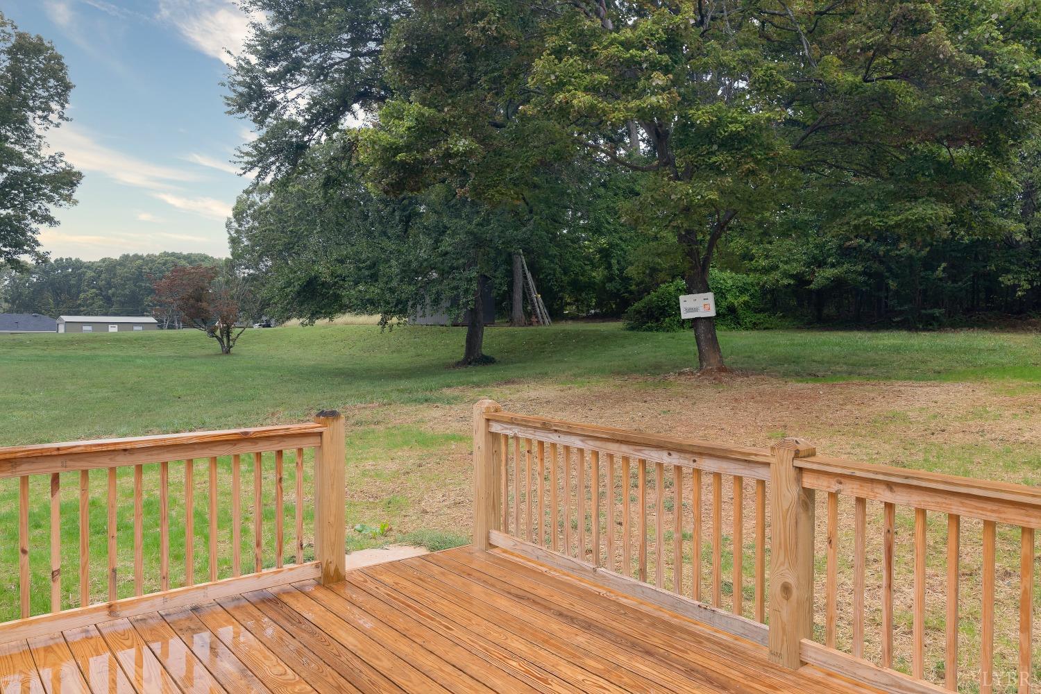 209 Charldon Road Lynchburg, VA 24501 - Photo 3 of 38 Gallery Image 3