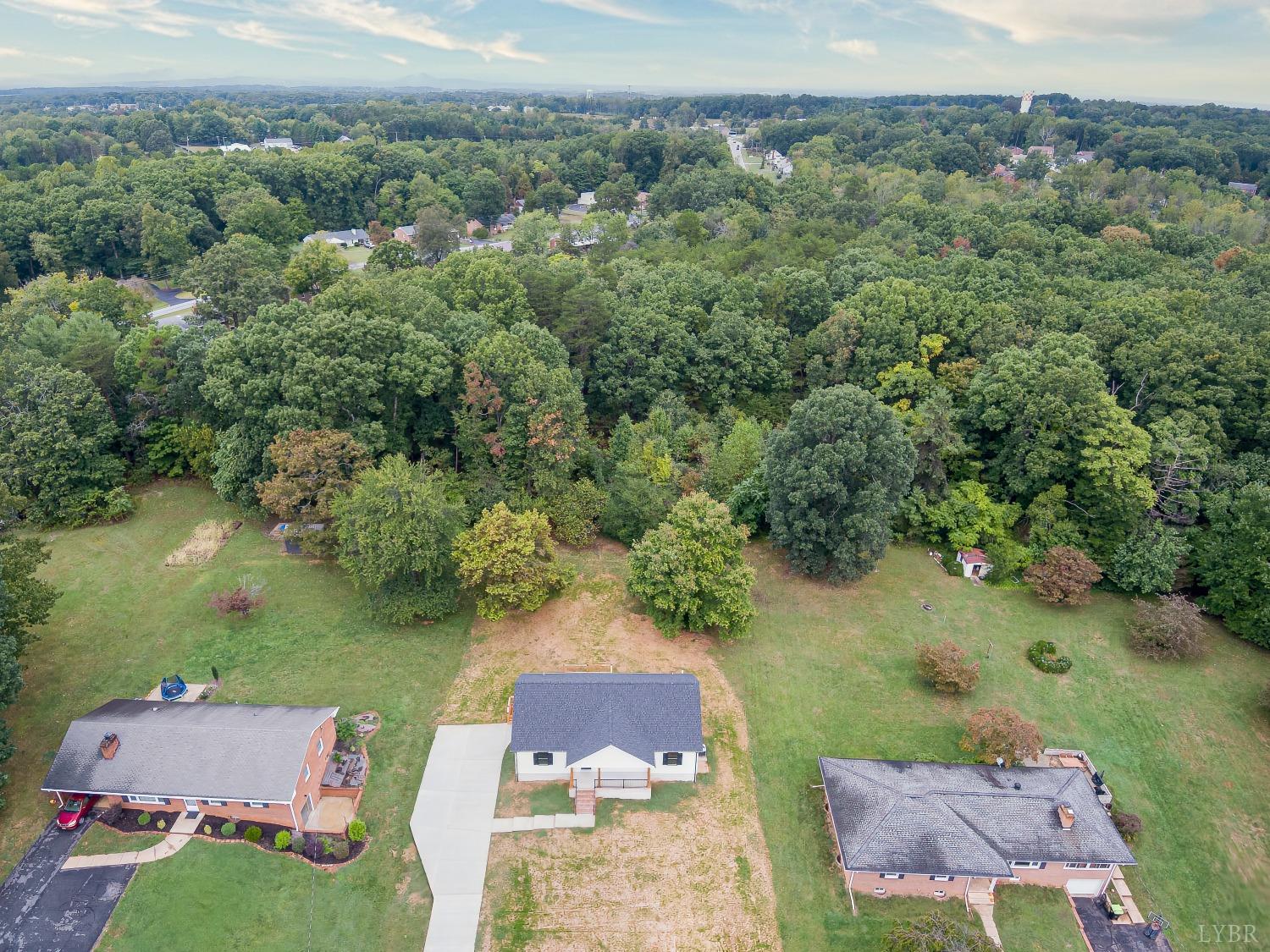 209 Charldon Road Lynchburg, VA 24501 - Photo 32 of 38 Gallery Image 32