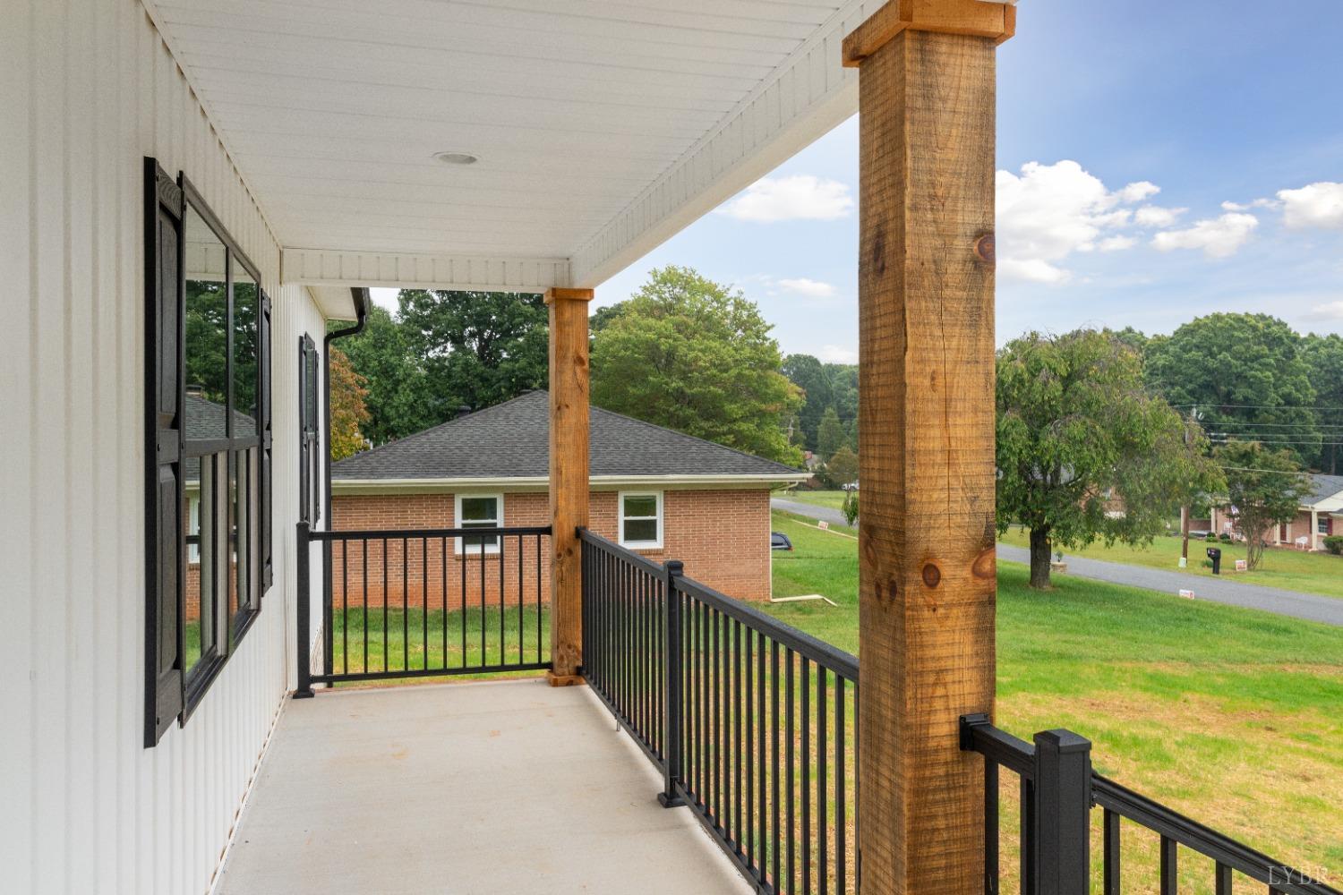 209 Charldon Road Lynchburg, VA 24501 - Photo 4 of 38 Gallery Image 4