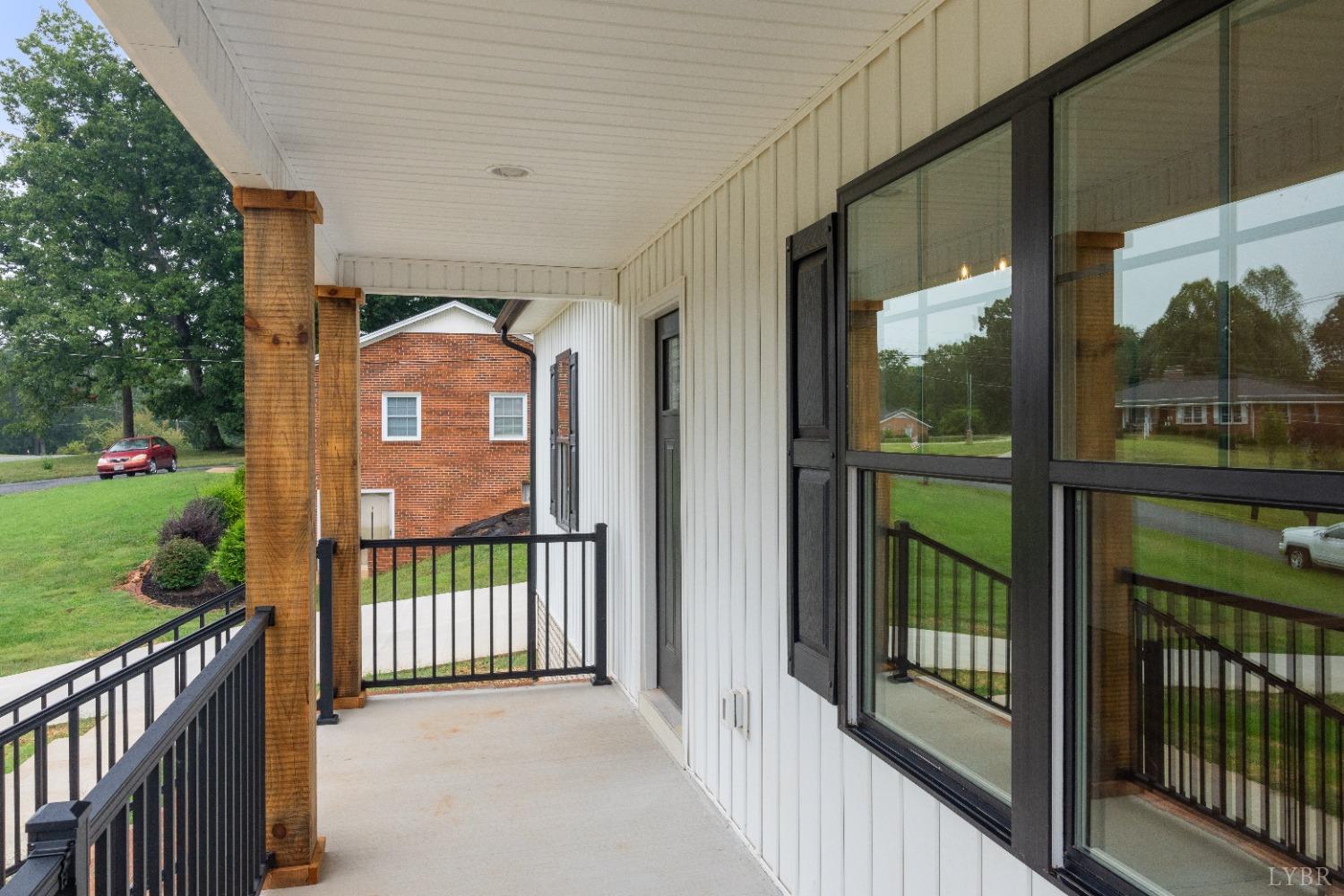 209 Charldon Road Lynchburg, VA 24501 - Photo 5 of 38 Gallery Image 5