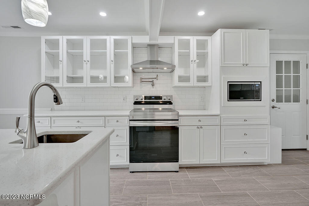 7014 Masonboro Sound Road Wilmington, NC 28409 - Photo 12 of 46 7014MasonboroSoundRd-15