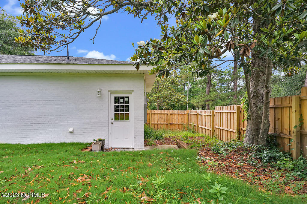 7014 Masonboro Sound Road Wilmington, NC 28409 - Photo 33 of 46 7014MasonboroSoundRd-43