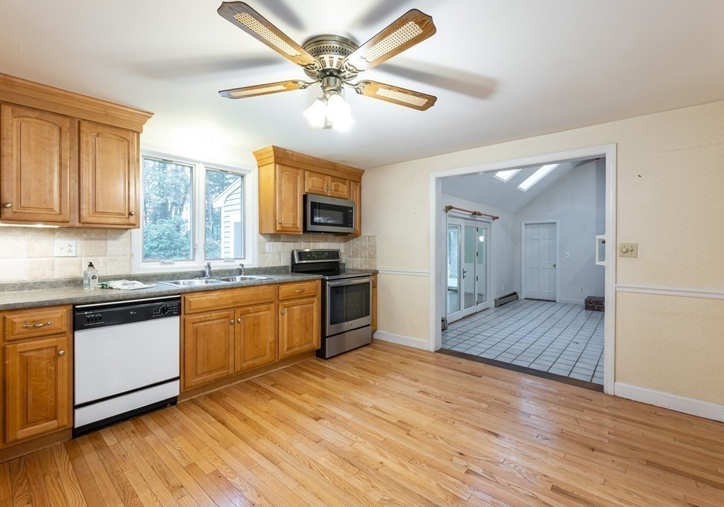135 Abbot Street Andover, MA 01810 - Photo 24 of 42