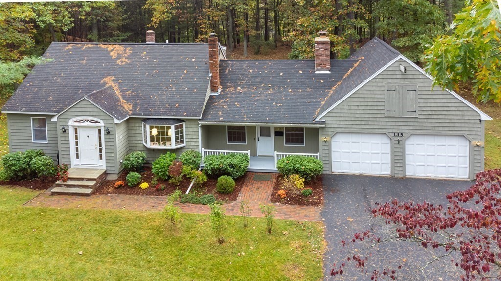 135 Abbot Street Andover, MA 01810 - Photo 4 of 42