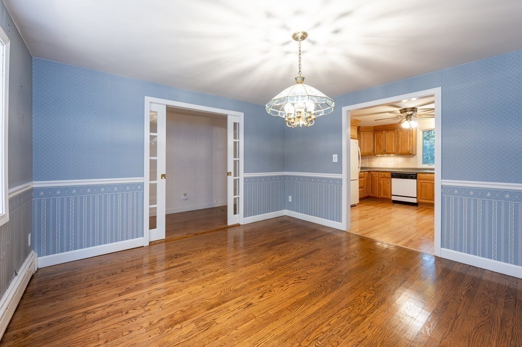 135 Abbot Street Andover, MA 01810 - Photo 9 of 42