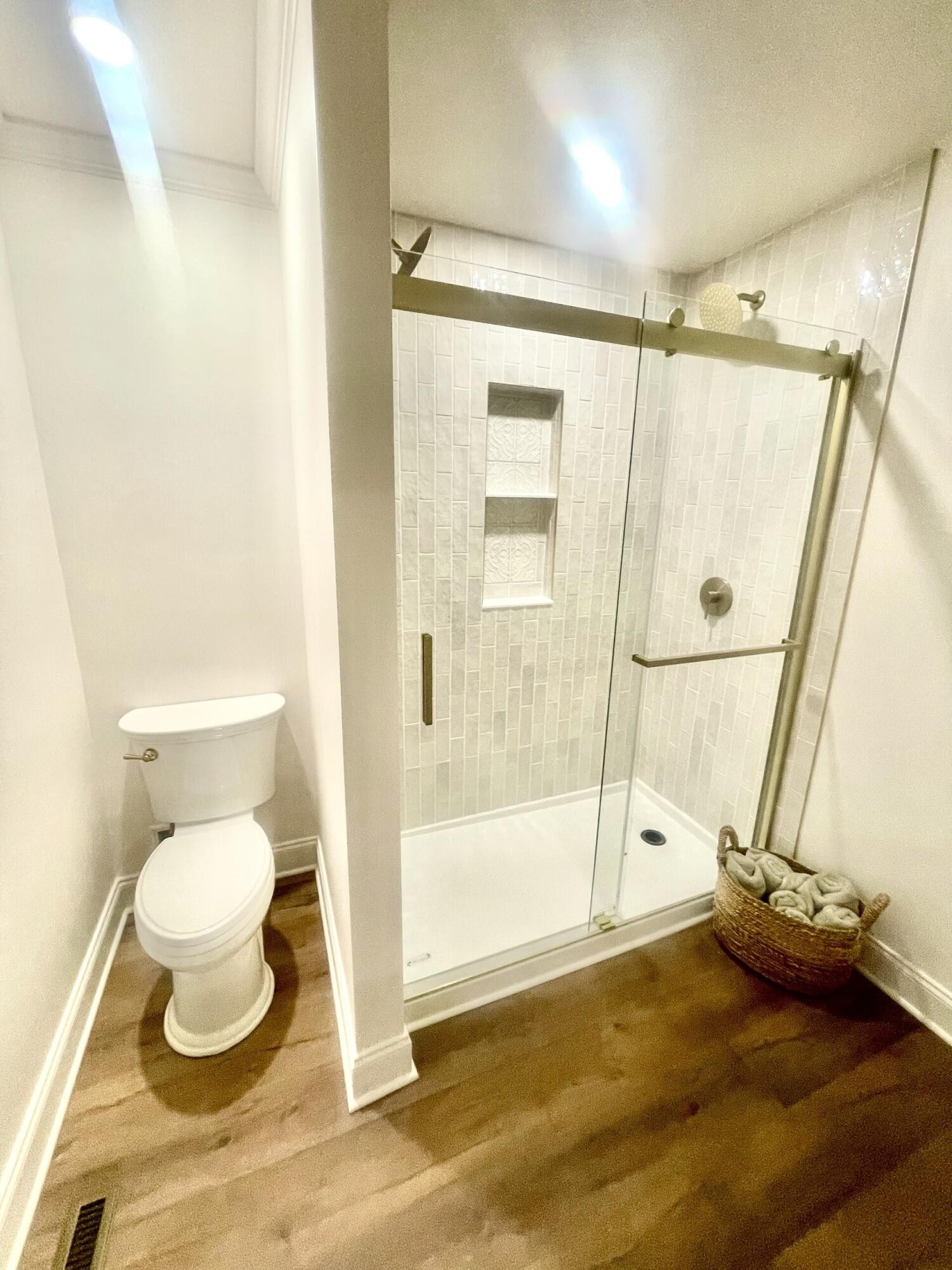 721 South Jackson Street Athens, TN 37303 - Photo 15 of 17 a bathroom with a toilet and a shower