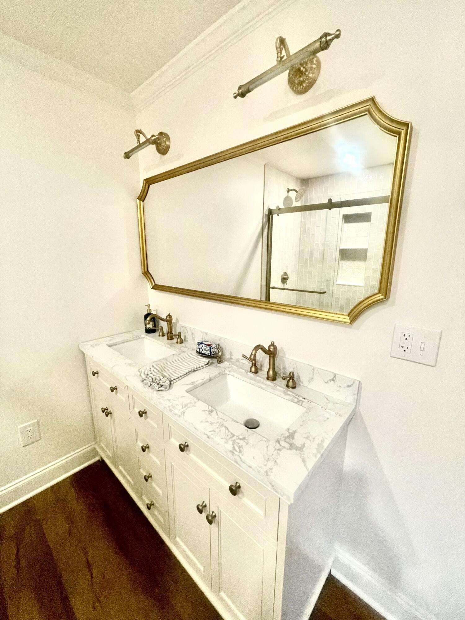 721 South Jackson Street Athens, TN 37303 - Photo 16 of 17 a bathroom with a sink and a mirror