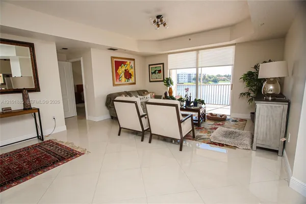 $4,400 | 10750 Northwest 66th Street, Unit 307, Doral, FL 33178