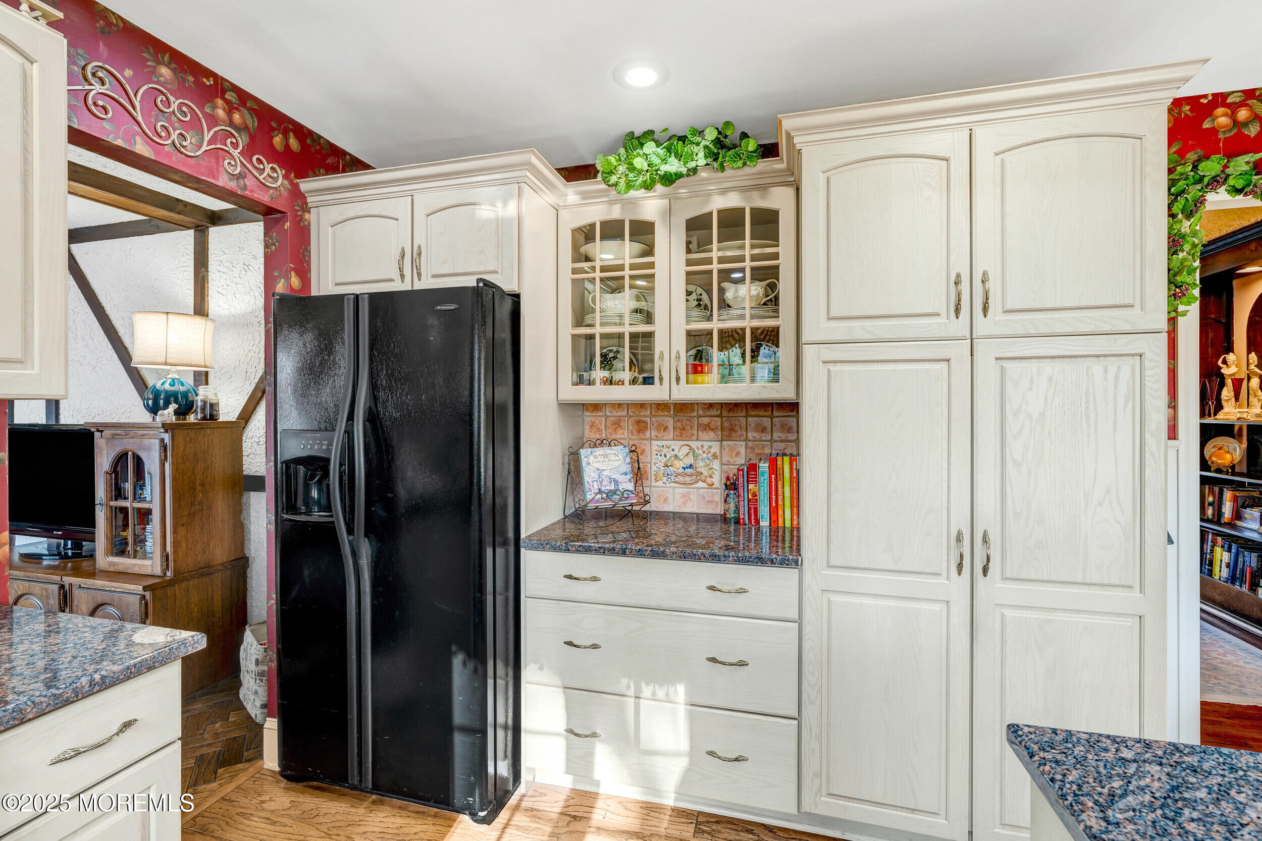 21 Meadowbrook Drive Howell, NJ 07731 - Photo 25 of 52 033