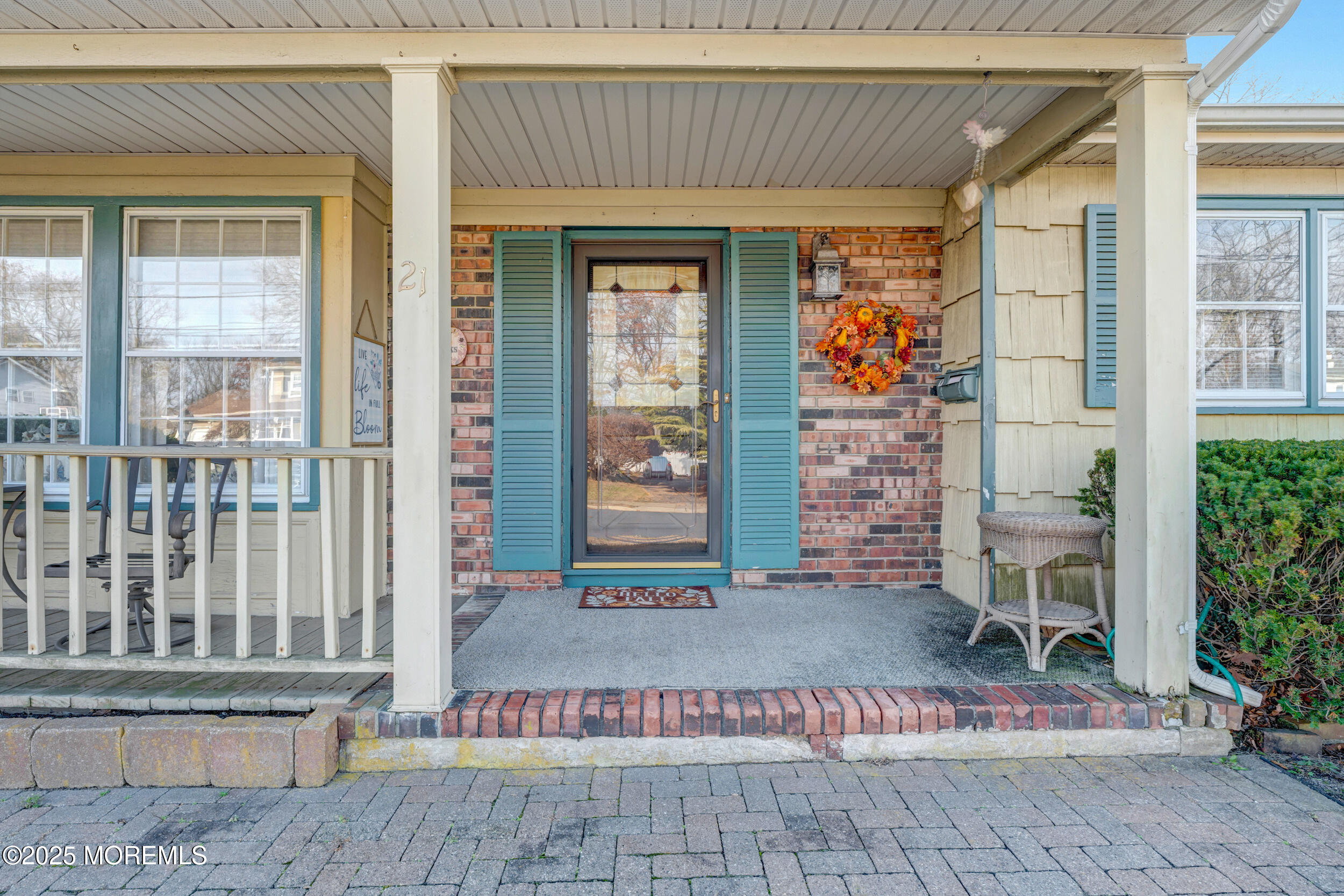 21 Meadowbrook Drive Howell, NJ 07731 - Photo 3 of 52 003