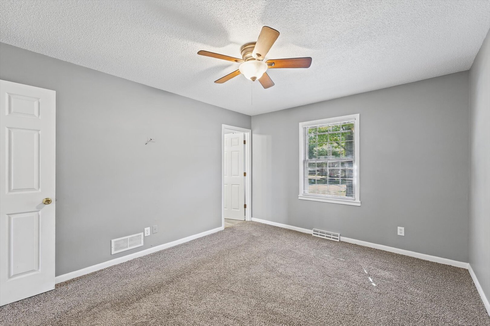 2210 East Perkins Road Urbana, IL 61802 - Photo 18 of 37 Gallery Image 18