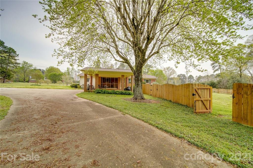 20808 Converse Road Albemarle, NC 28001 - Photo 5 of 29 Gallery Image 5