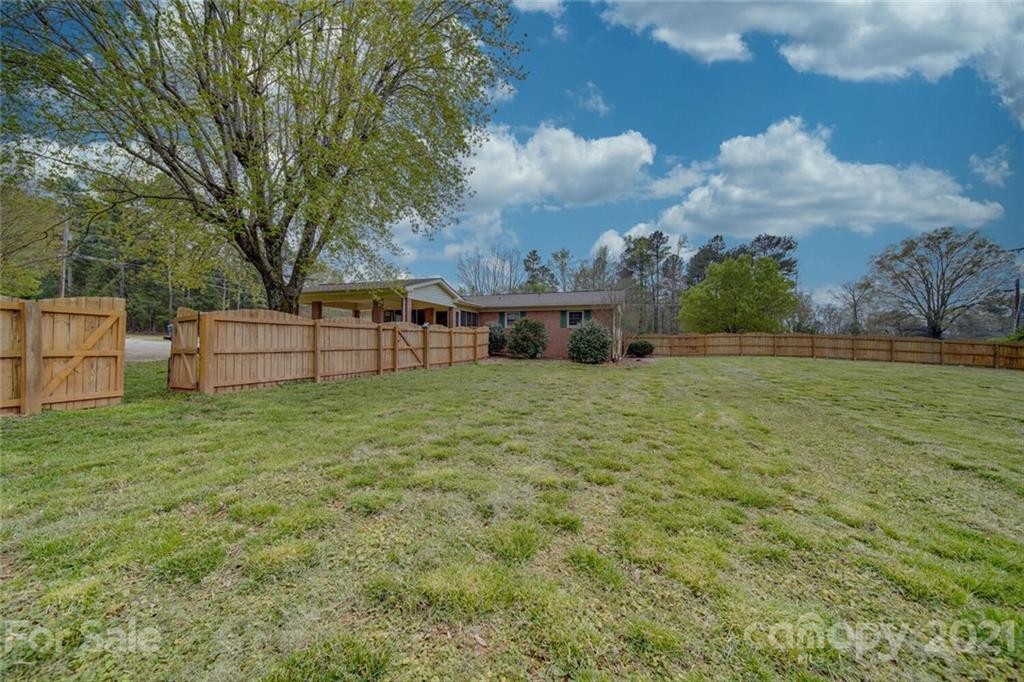 20808 Converse Road Albemarle, NC 28001 - Photo 6 of 29 Gallery Image 6