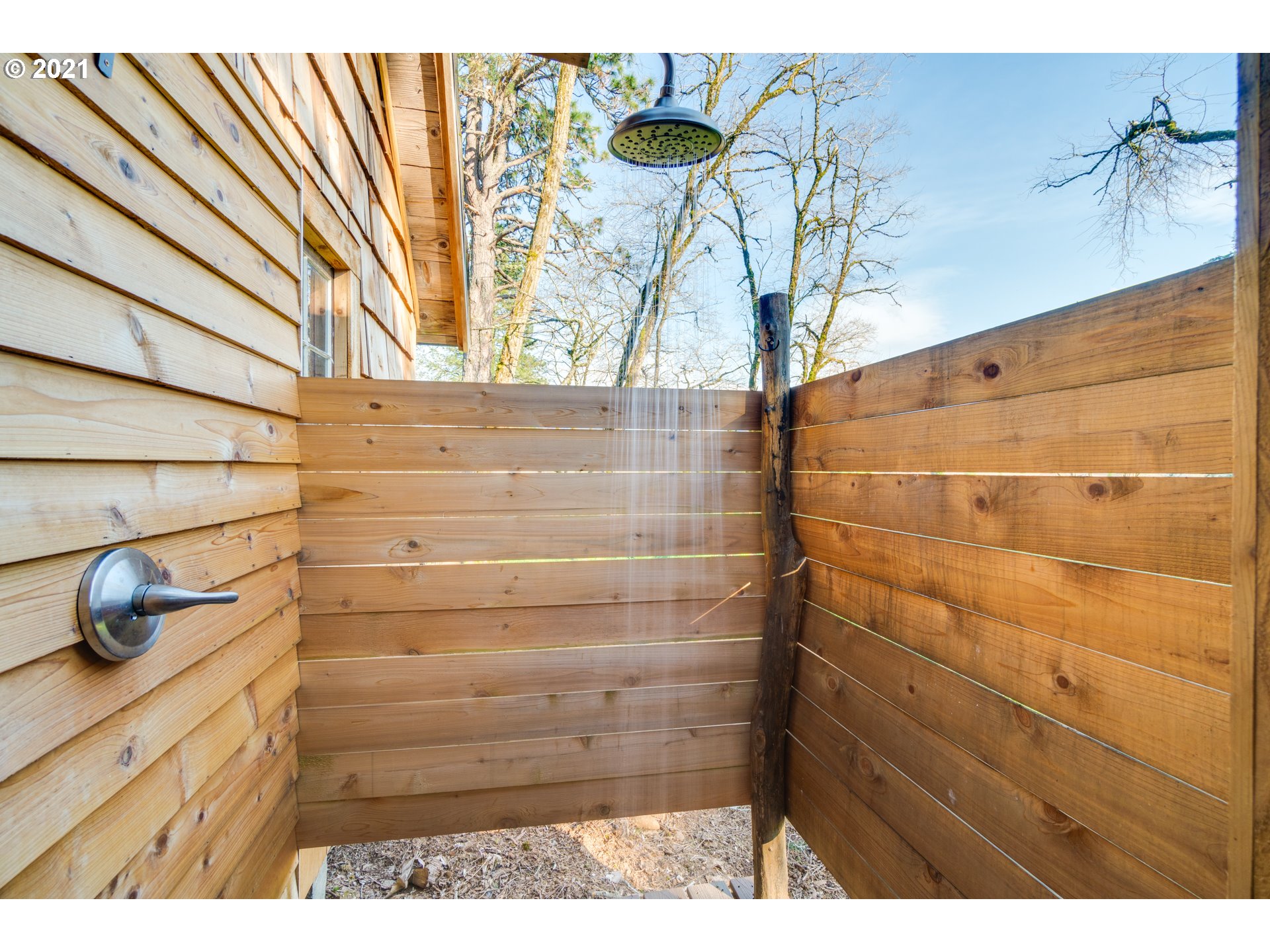 22422 South Schieffer Road Colton, OR 97017 - Photo 26 of 32 a bathroom with a shower