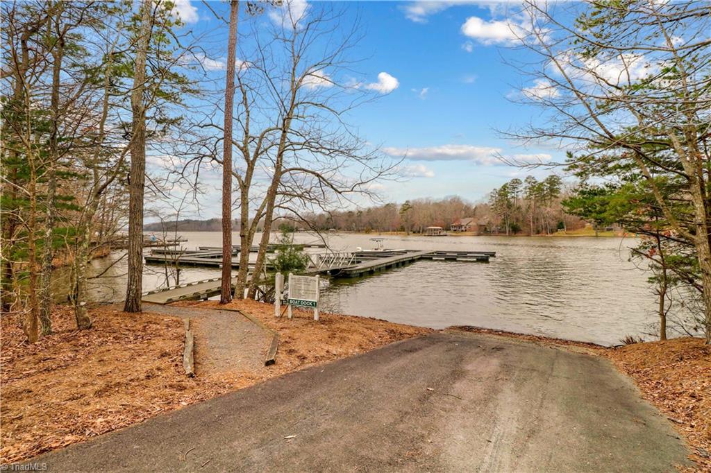 1026 Sierra Trace Road Denton, NC 27239 - Photo 25 of 28 Boat launch