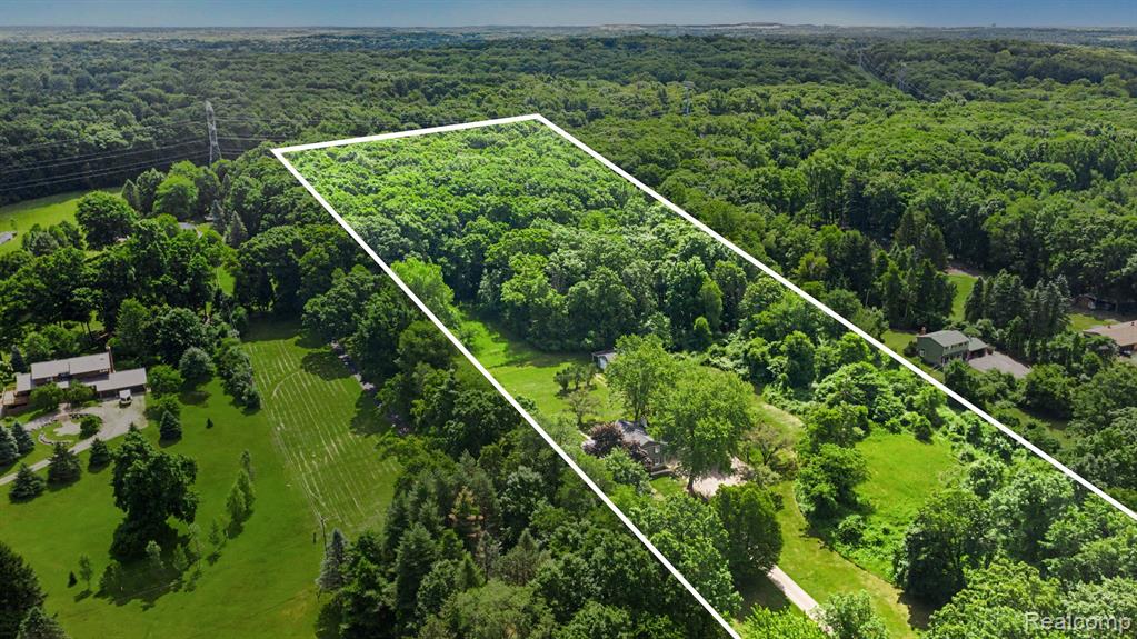 9100 Pine Knob Road Clarkston, MI 48348 - Photo 4 of 54