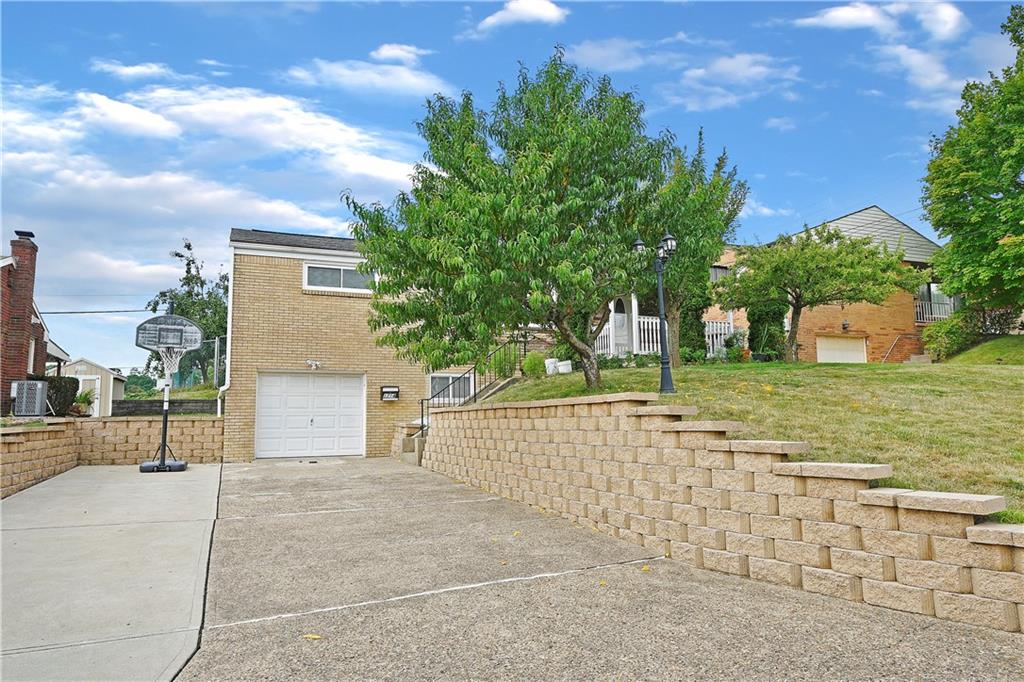 1714 Hollyrood Road Pittsburgh, PA 15227 - Photo 1 of 27 Gallery Image 1
