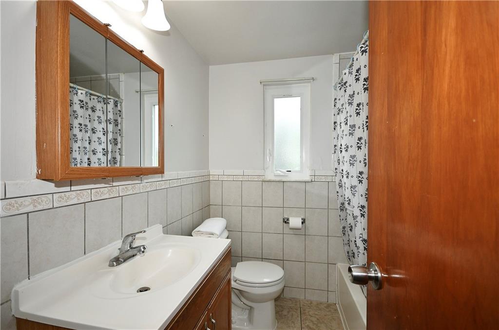 1714 Hollyrood Road Pittsburgh, PA 15227 - Photo 16 of 27 Gallery Image 16